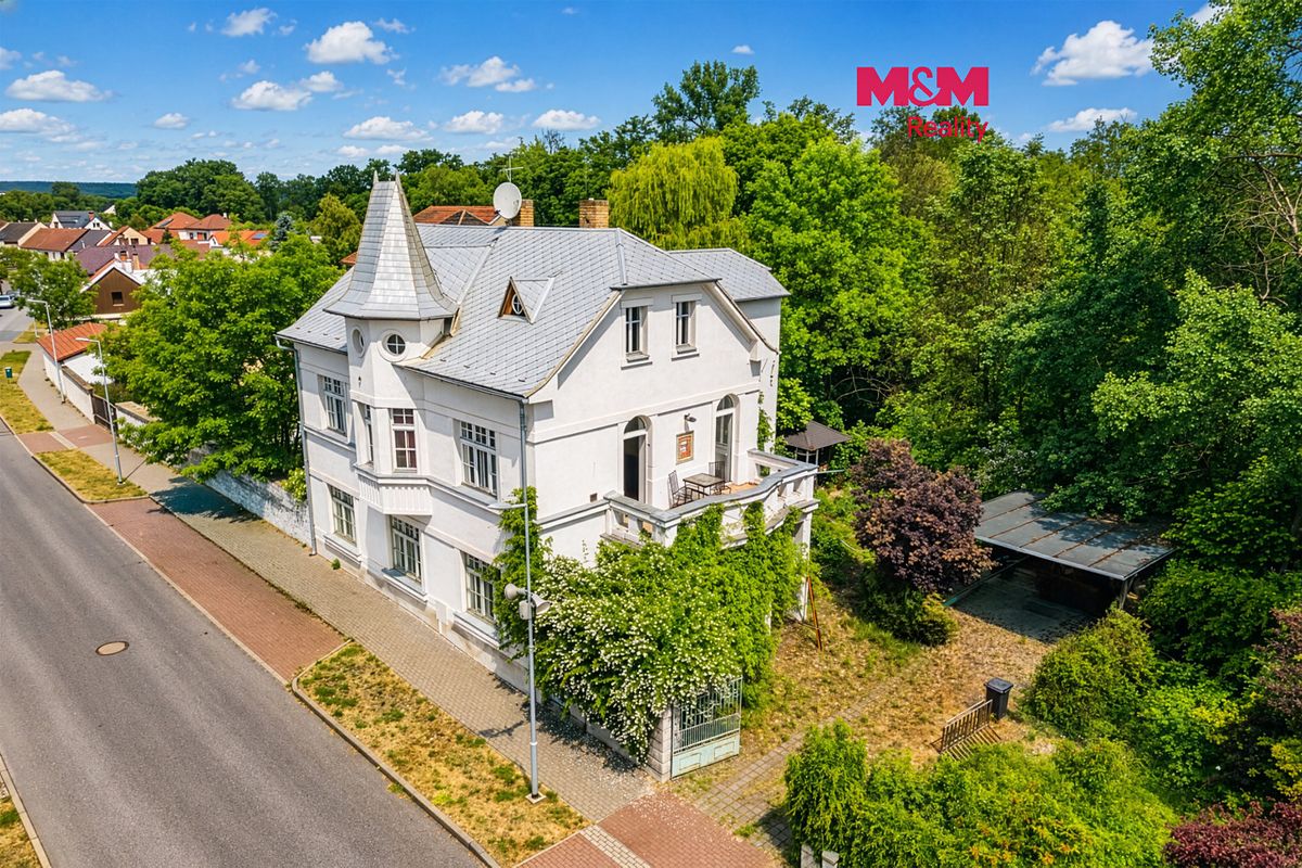 Prodej rodinného domu 287 m², pozemek 797 m²